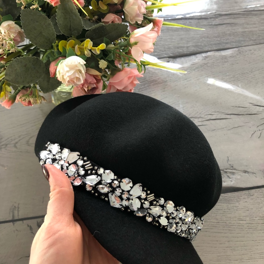 Sold!!!!! New! Beautiful wool hat - Picture 3 of 6